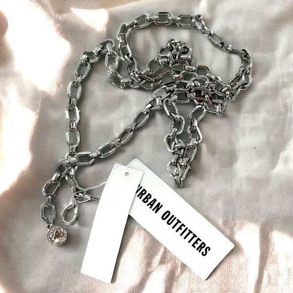 NEW/NWT Urban Outfitters Silver Chain Belt S/M - Picture 1 of 2